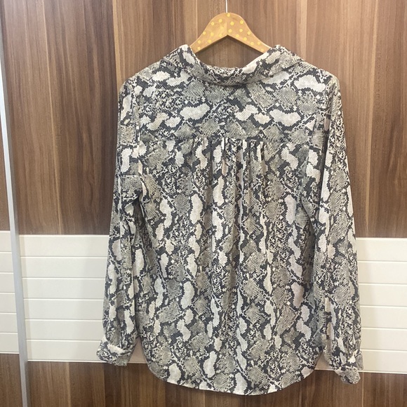 H And M Snake Print Shirt - Picture 2 of 5